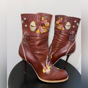 WOW! Christian Dior Size 9 40 Leather Embroidered Floral Butterfly Ankle Boots